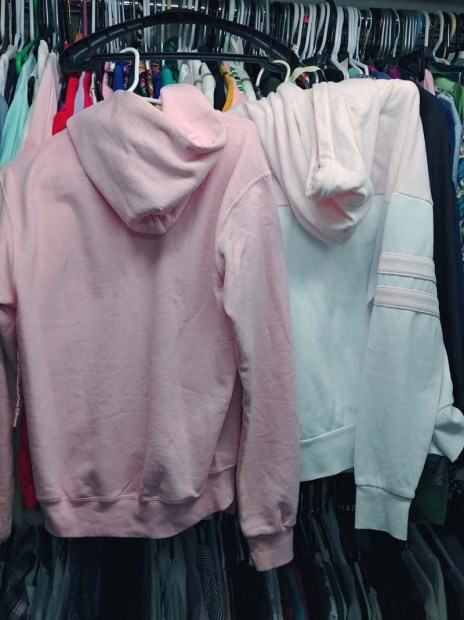 pink pullover hoodies